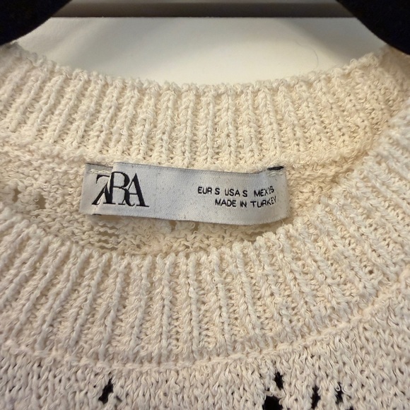 Zara Off-White Knit Sweater - Picture 2 of 2